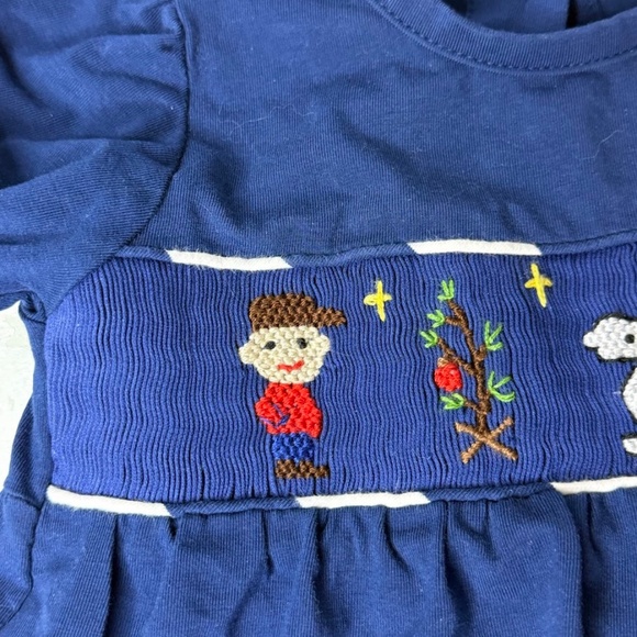 Smocked Peanuts Charlie Brown Christmas Snoopy Infant Baby Dress Top - Picture 2 of 6